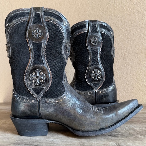 Ariat Desperado Western Boots snip toe antiqued conchos and studs Women’s 8.5 - Picture 7 of 16